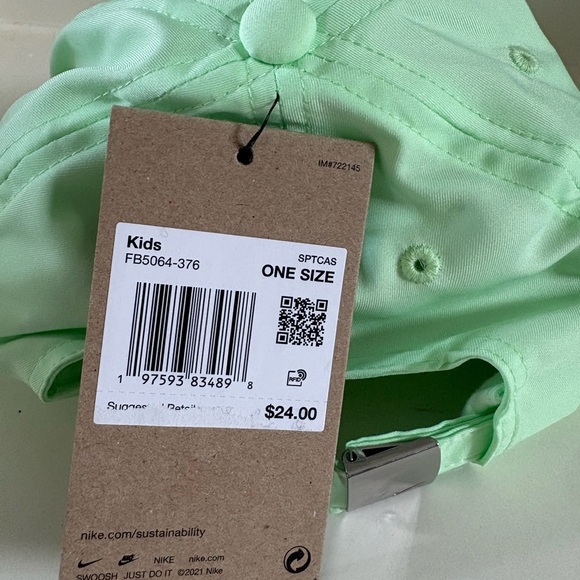 Kid’s Nike Dry-Fit Club Metal Swoosh Cap - Picture 6 of 7